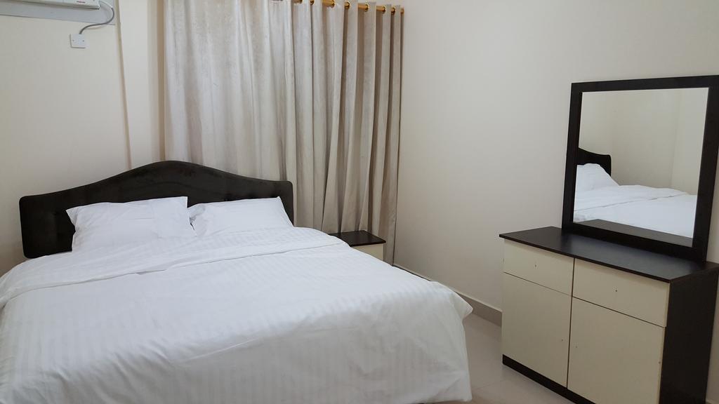 Golden Seasons Furnished Apartment 살랄라 외부 사진