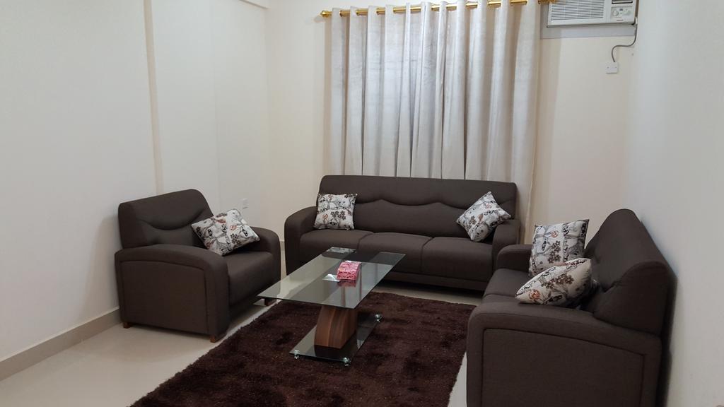 Golden Seasons Furnished Apartment 살랄라 외부 사진