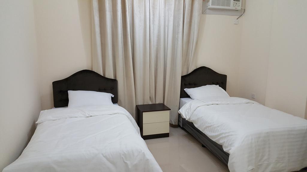Golden Seasons Furnished Apartment 살랄라 외부 사진